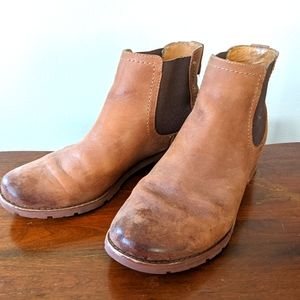Sofft Leather Chelsea Boots